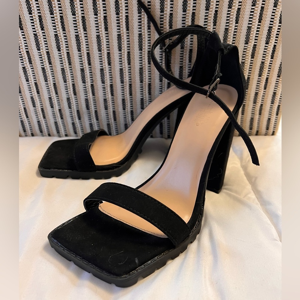 Trendy Black square toe ankle strap heels with thick heels and non slip bottom